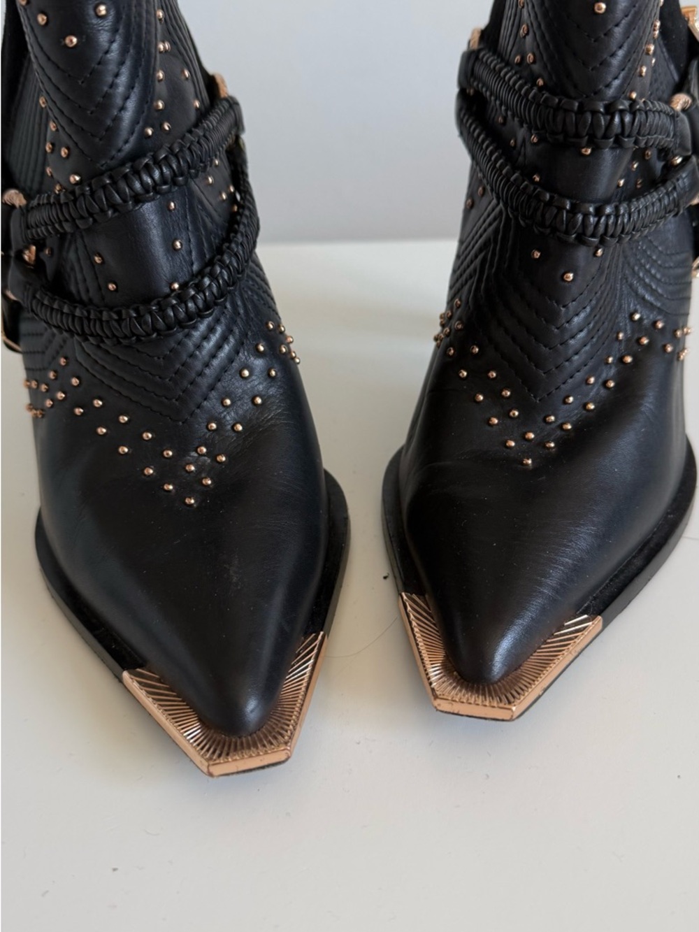 Ivy Kirzhner Women’s Black Leather Heeled Ankle Boots Gold Details Size 7.5M